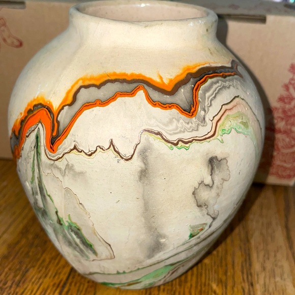 Nemadji Pottery small Vase - Picture 1 of 7